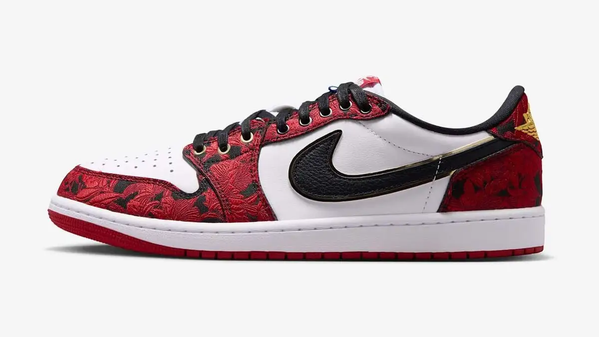 Air Jordan 1 Retro Low OG Garden in black, summit white, laser fuchsia and varsity red, side view on a light grey ground.