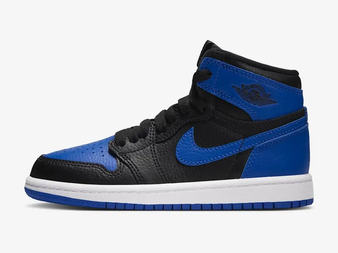 Jordan 1 Retro High OG "Royal" Little Kids' in black, white, game royal, side view