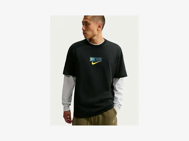 Nike x One Piece Men's T-Shirt in black