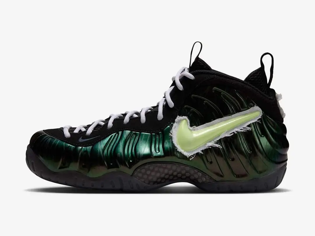 Nike Air Foamposite Pro "Mummy Duck" in black, white, barely volt, side view